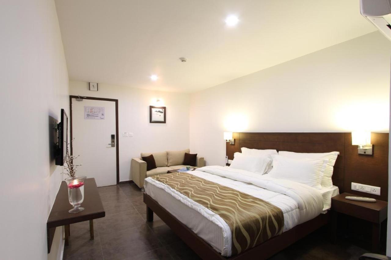 Hotel Casa, ואדודרה מראה חיצוני תמונה