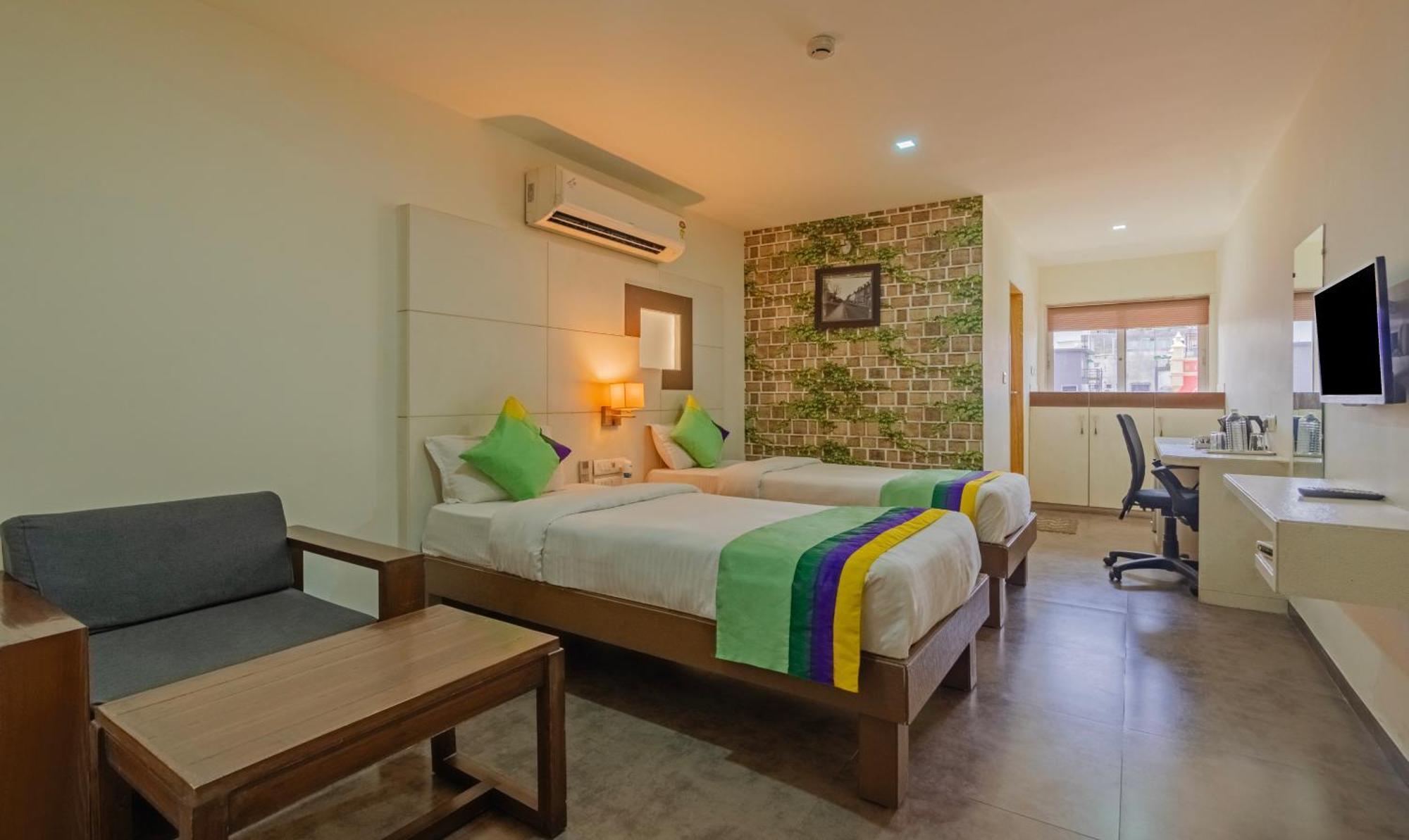 Hotel Casa, ואדודרה מראה חיצוני תמונה