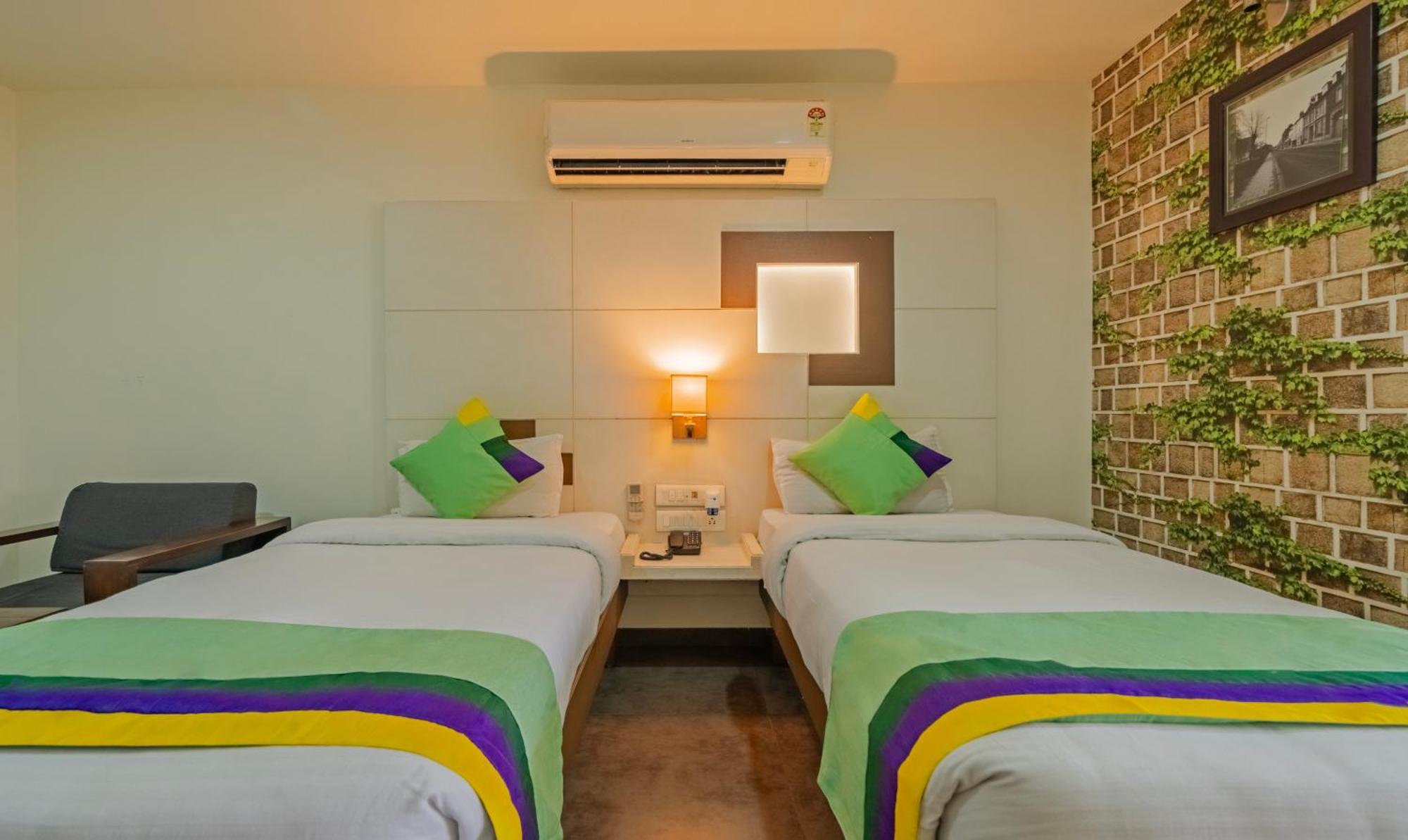 Hotel Casa, ואדודרה מראה חיצוני תמונה
